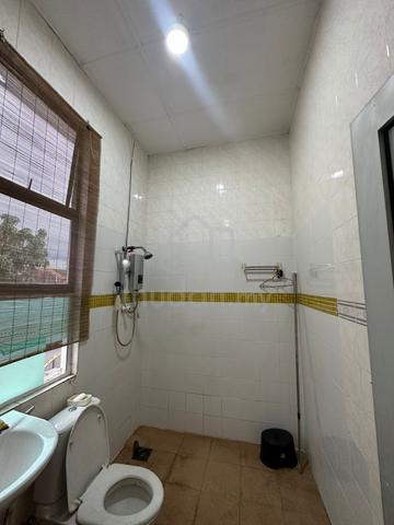 Low Deposit / Ulu Tiram / Jalan Saga / 4 Bed 3 Bath / FF 4