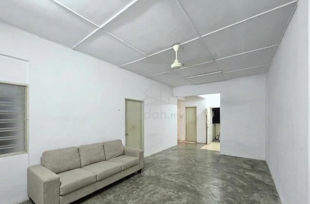 Puchong Utama Court 1 1