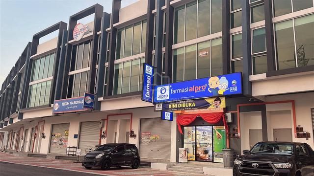 Ayer keroh Business Centre 3 Storey Shop for Rent, Strategic Location 1