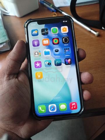 iphone 12 - photo 2 of 4