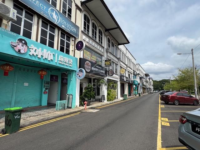 Riverfront Double Storey Shop Lot Ground Floor For Rent 1