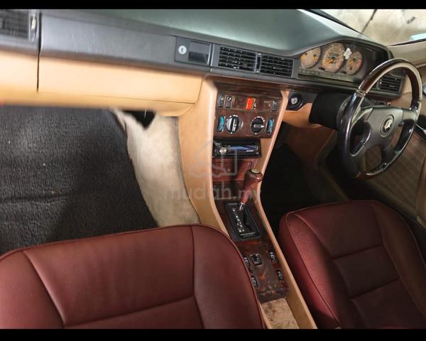 1995 Mercedes Benz 230E 2.3 W124 (A) - 4