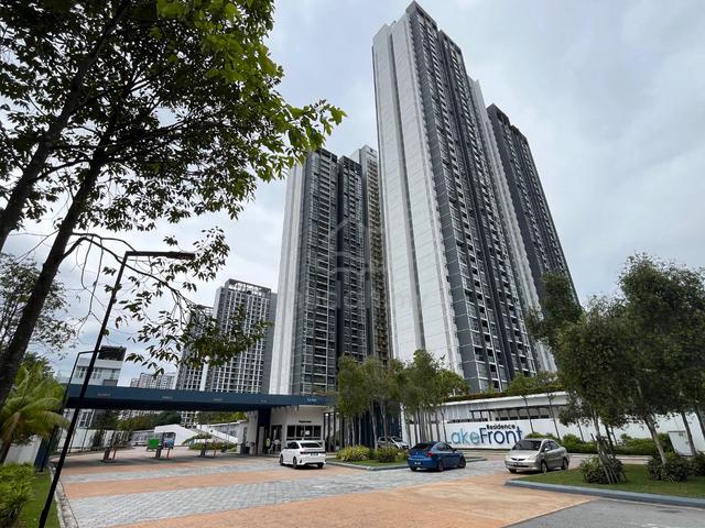 LakeFront Residence 1