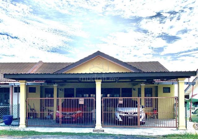 Rumah Teres di Batu 6, Dungun 1