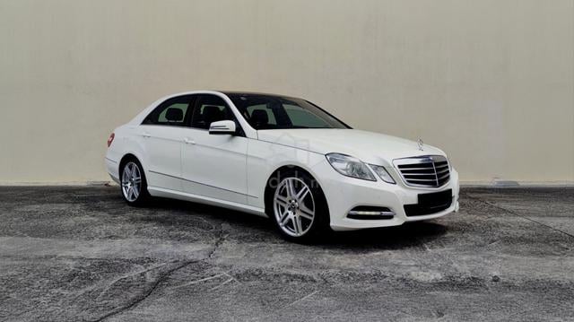 Mercedes Benz E200 CGI 7G-TRONIC W212 - 1