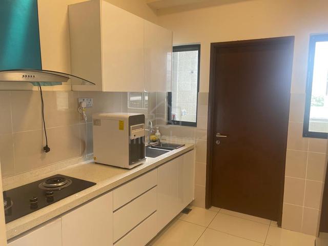 J Dupion Cheras Master Room | Private Toilet | LRT | Female | All Incl 1