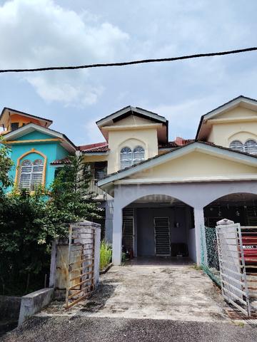 Rumah 2 tingkat Taman Salak Perdana 1