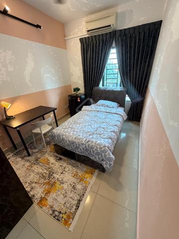 Hassle-Free Living Near MRT with Weekly Cleaning Included 1