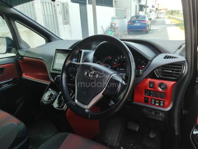 2020 Toyota VOXY 2.0 ZS KIRAMEKI II (A) - 4