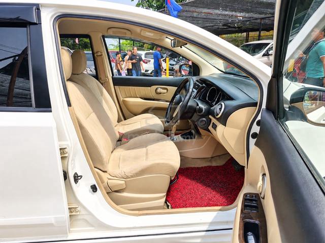 2014 Nissan LIVINA FULL SPEC 1.8 (AUTO) - 4