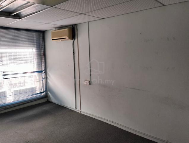 RENOVATED Shop Lot ➟ Few mins WALK to Dataran Pahlawan 1