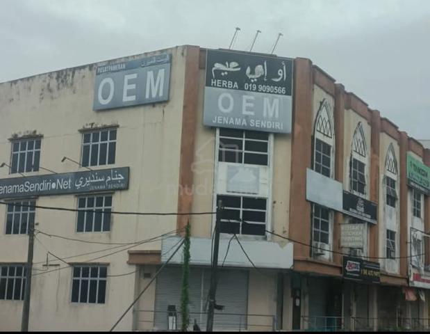 Pejabat 3 Tingkat Untuk Disewa di Limbat Corner Lot Tepi Jalan Besar 1