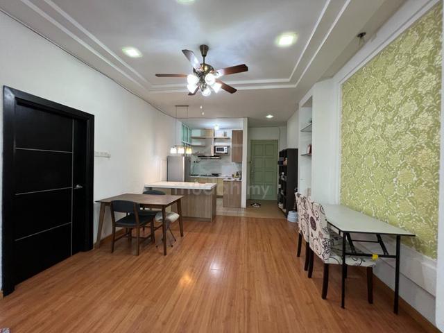 Condominium for Sale, 2 Bedroom, 900 sq.ft, 1 Borneo Tower A Service ...