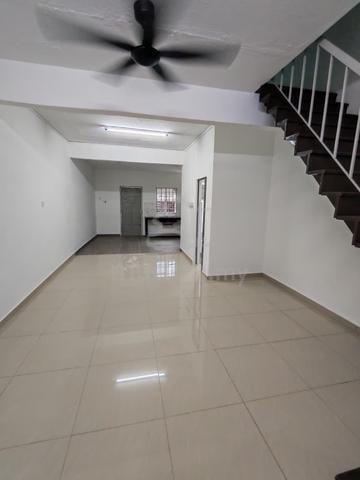 Rmh Murah Cantik Siap RENO Penuh Dekat Kedai @Tmn Titiwangsa (Kluang) 1