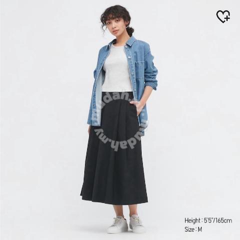 Uniqlo Volume Tucked Skirt Pant - Clothes for sale in Johor Bahru