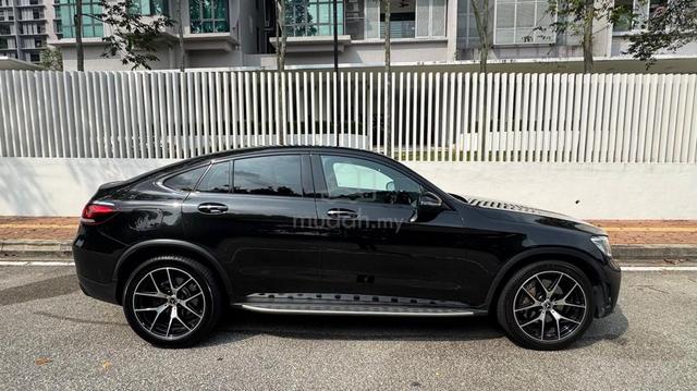 2019 Mercedes Benz GLC-300 Coupe 2.0 4MATIC AMG - 4