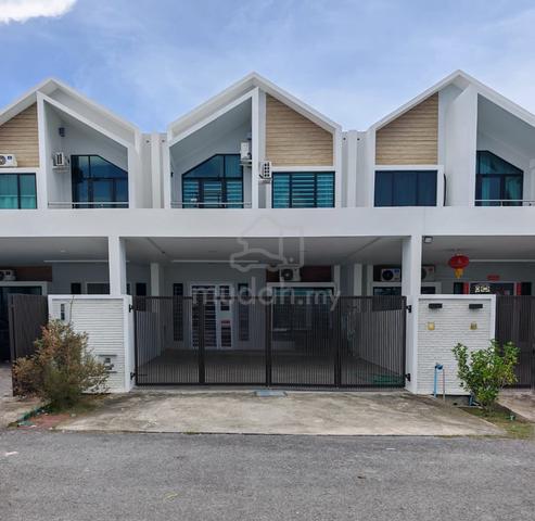 Modern Design Double Storey Terrace Intermediate at Il Lago, Senadin 1