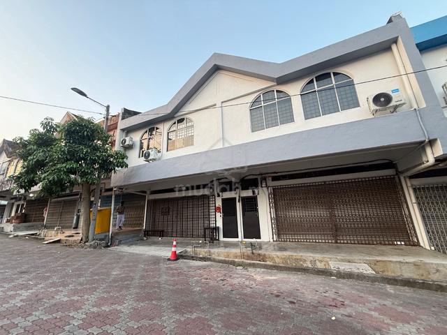 Taman Sri Putri @ Skudai Double Storey (Renovated) Shoplot FOR SALE🔥 1