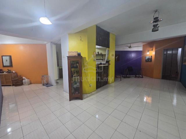 Regency Condominium 1