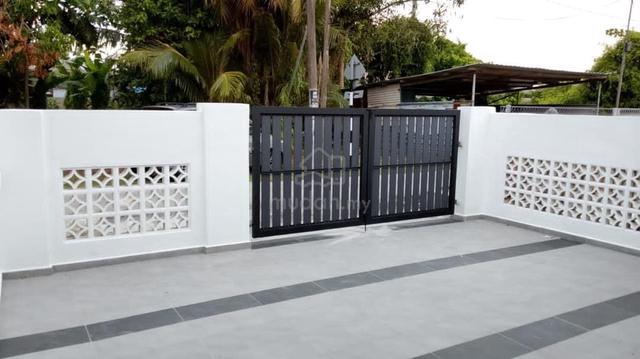 1.5 storey/Taman Bukit pasir /Batu pahat 1