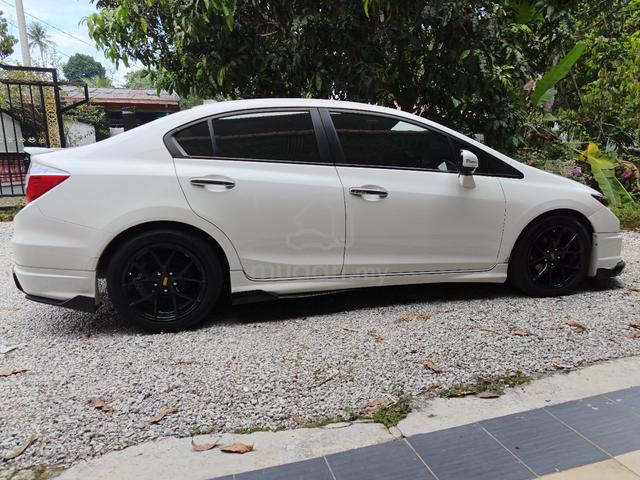HONDA CIVIC FB HYBRID 1.5 tahun 2013 - 4