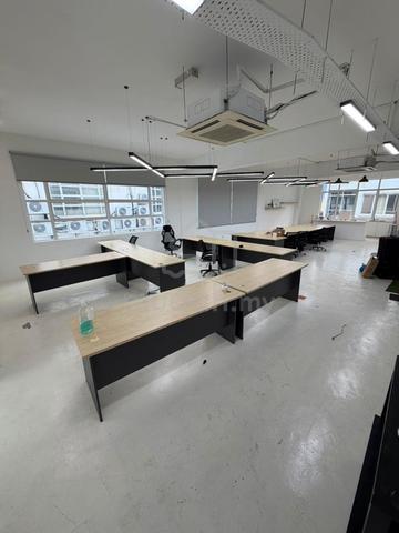 1 PUCHONG BUSINESS PARK (ENDLOT) BIG Duplex OFFICE 4 Rent 30x70 RENO + 1