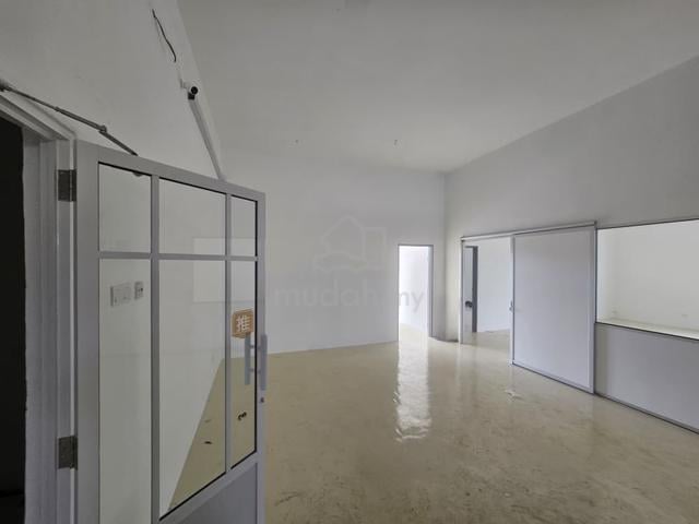 Balik Pulau Jalan Sg Putih 2-Storey Shop @ 1st Floor 1800sf 5-ROOMS 2B 1