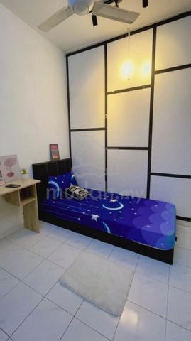 Single Room at Usj1 near Lrt Zero deposit fully Furnish ready movein 1