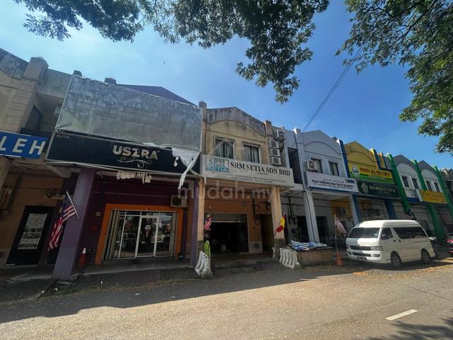 Double Storey Shoplot Sabak Bernam with Tenant Freehold 1