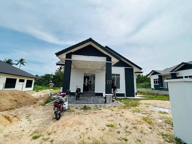 BANGLO KG BANGGOL SAMAN BERHAMPiRN EXIT HIGHWAY BUKIT MERBAU KOK LANAS 2