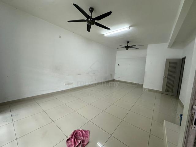 Bandar Ulu Tiram Double Storey Terrace House For Sale/ Good Unit 2