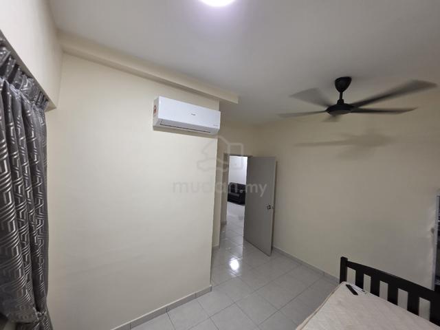 Middle Room Bayan Baru 1