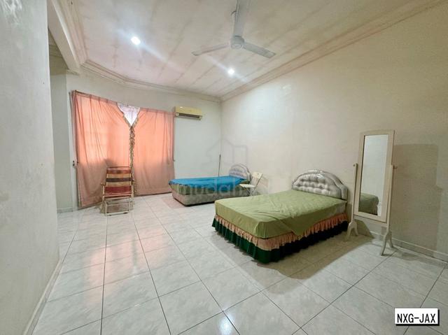 Extended & Renovated Unit Taman Berkeley Klang 2 Sty Terrace House 1