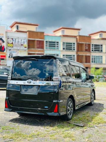 Toyota VOXY 2.0 ZS KIRAMEKI II (A) UNREGISTER 2020 - 4