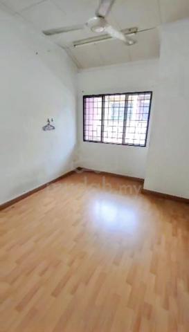 Rumah Teres 2 Tingkat, Denai Alam 1