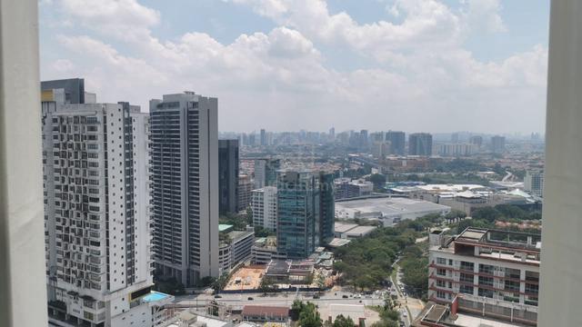 Metropolitan Square 1