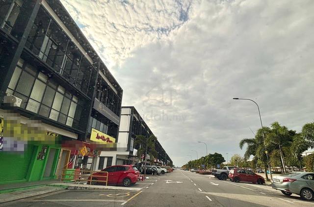 Bandar Cemerlang Ulu Tiram 3 Storey Shoplot Adjoining Unit For Rent 1