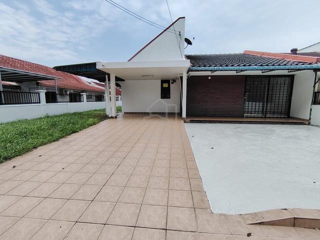 Subang Jaya SS17 Single Storey House Near LRT Station To Let 1