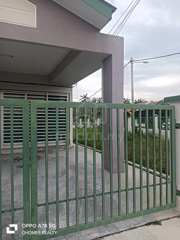 Rumah Corner Lot Besar Di Taman Banjar Indah Teluk Intan Perak 1