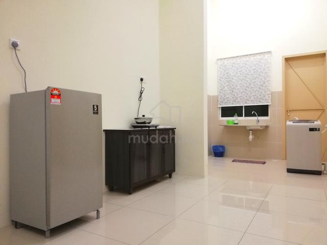 Medium Room at Pearl Villa, Pearl City, Simpang Ampat. Batu Kawan. 3