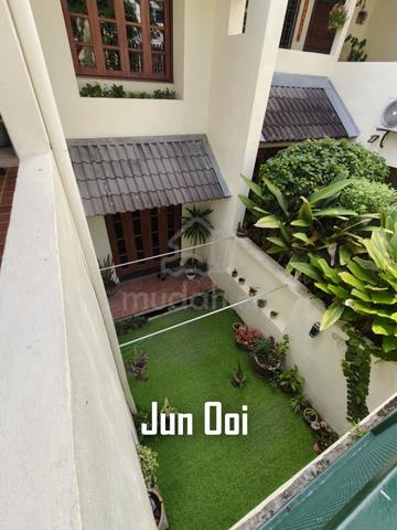3 storey terrace , cangkat sungai ara 2 , split down 1