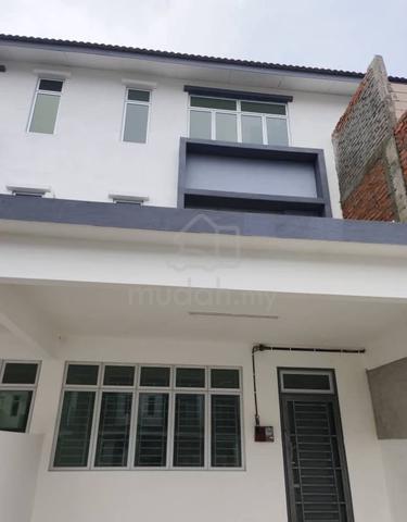Pulai Mutiara kangkar pulai 2.5 storey house for rent 1