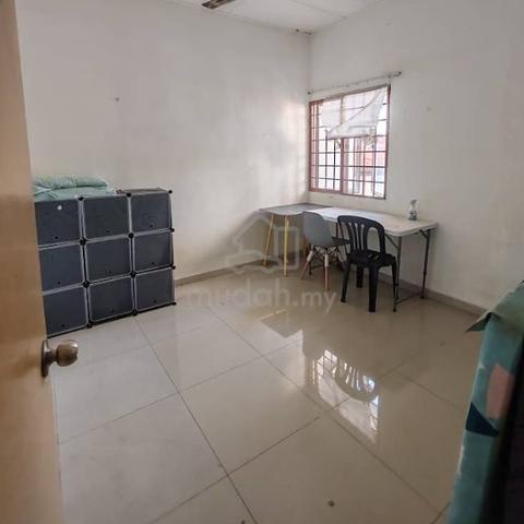 USJ14 - Medium Room, free utilities, with parking - 2mth deposit 1