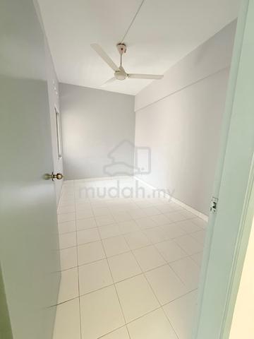 Goodyear Court 8 1