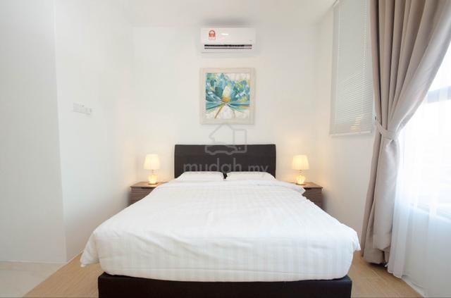 Manhattan Suites @ ITCC 1