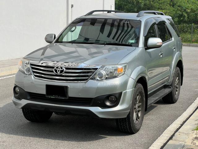 Toyota FORTUNER 2.7 V TRD 4wd , 7 Seat SUV ,L/SEAT - 3