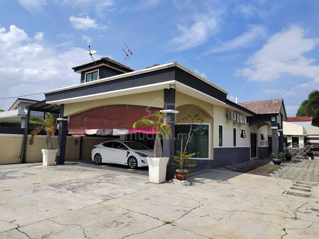 Large Space Single Storey Bungalow nearby Botani For Sale 1