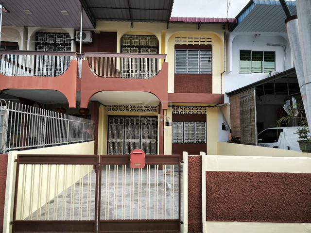 Strategic Location of Double Storey House for Rent 1