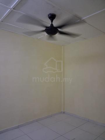 Flat Dato Ahmad Razali 1