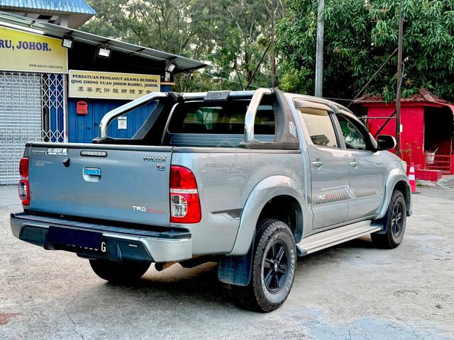 Toyota HILUX 2.5 AT 4x4 TRD SPORTIVO - 4